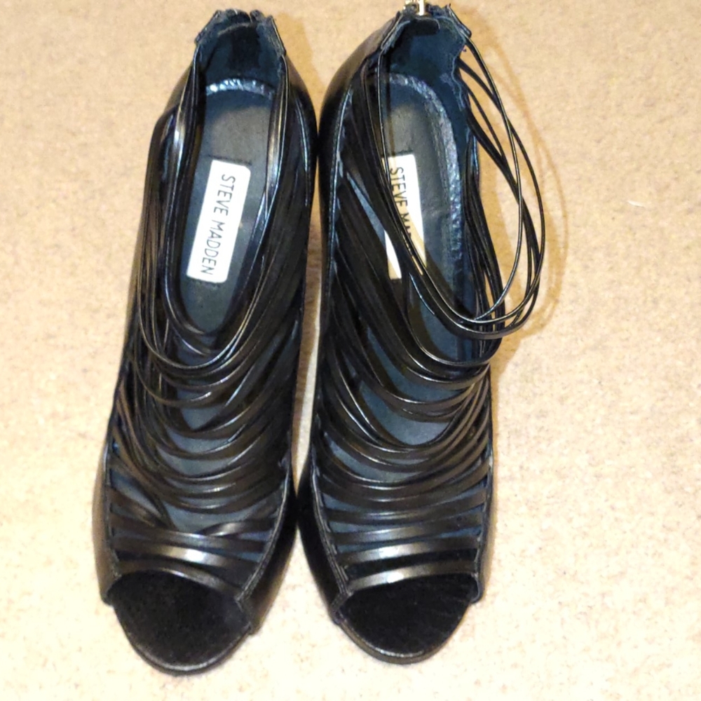 Size 10 Steve Madden Messy Pump like new